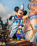 Mickey in "Magic Happens"